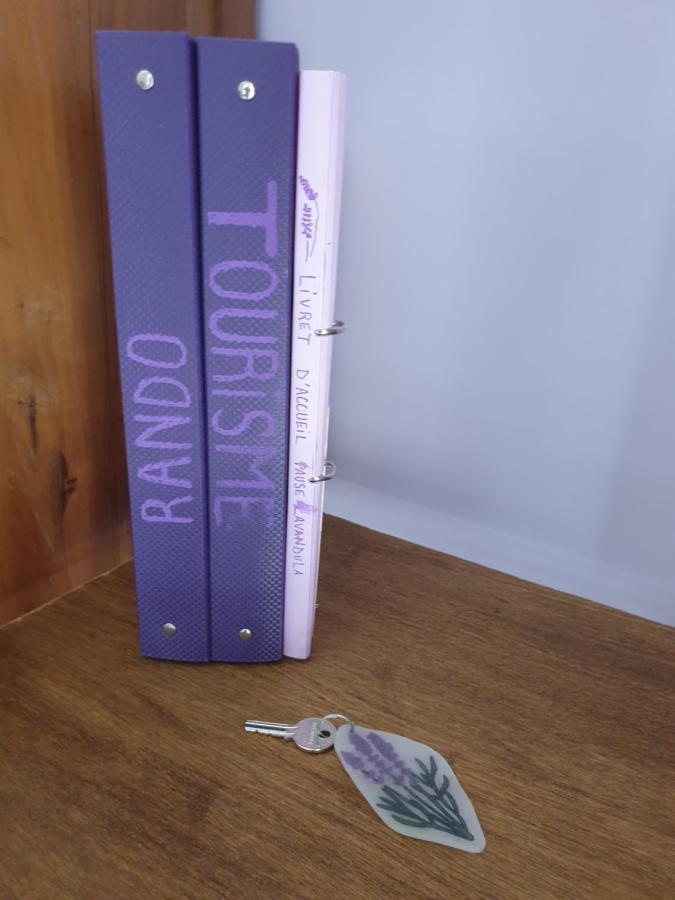 Pause Couleur Lavandula Roussas Ngoại thất bức ảnh