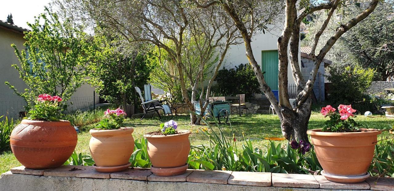 Pause Couleur Lavandula Roussas Ngoại thất bức ảnh